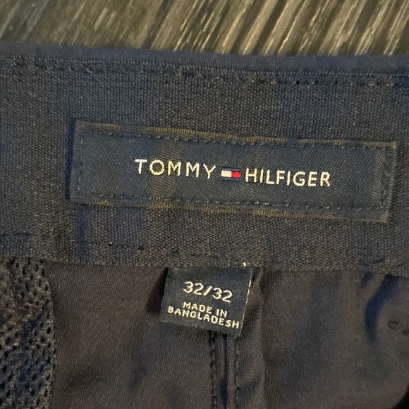 🍍Tommy HILFIGER 🍍Dress slacks🍍stretchy material 🍍size 32x32🍍C-1 - Picture 2 of 2